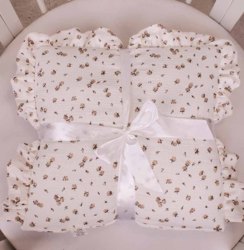 BySues paplón a vankúš, S VOLÁNIKOM - Mušelín BEIGE RUŽIČKY 1