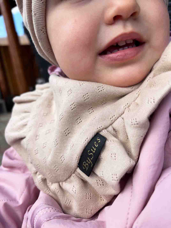 Detský nákrčník pointelle - LATTE