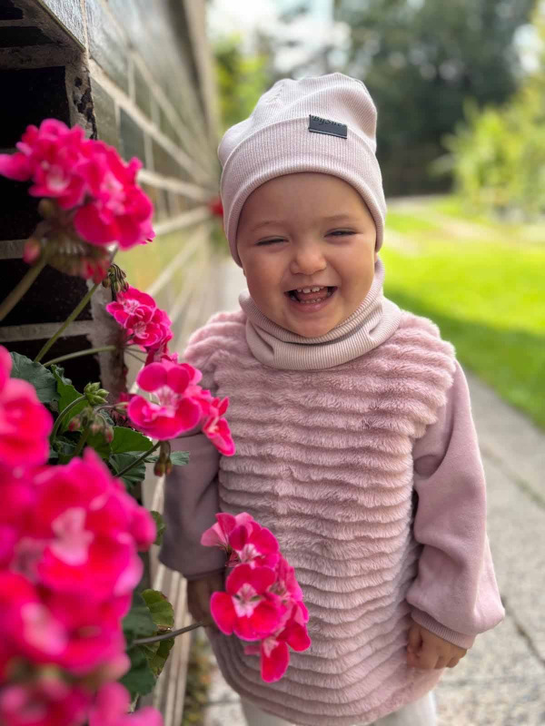 Prechodná detská dvojvrstvová čiapka PUDROVÁ 1