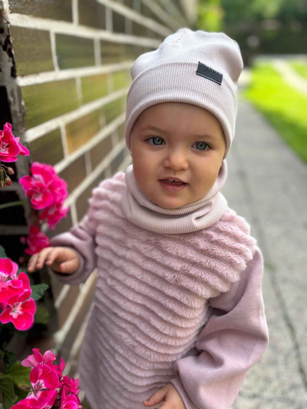 Prechodná detská dvojvrstvová čiapka PUDROVÁ 2