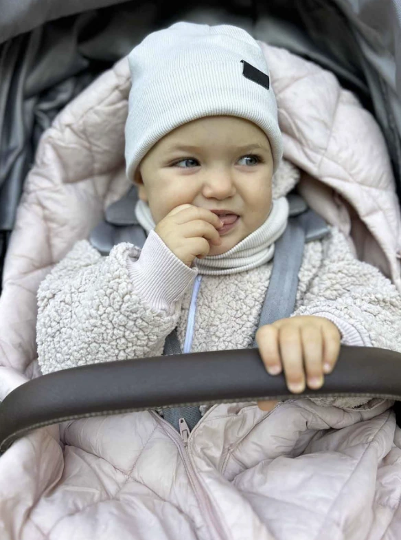Prechodná detská jednovrstvová čiapka rebrovaná– SMOTANOVÁ 1