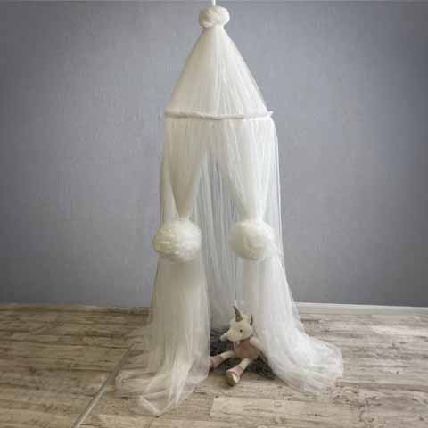 Baldachýn nad postieľku pre bábätko – jemný tylový baldachýn v bielej farbe