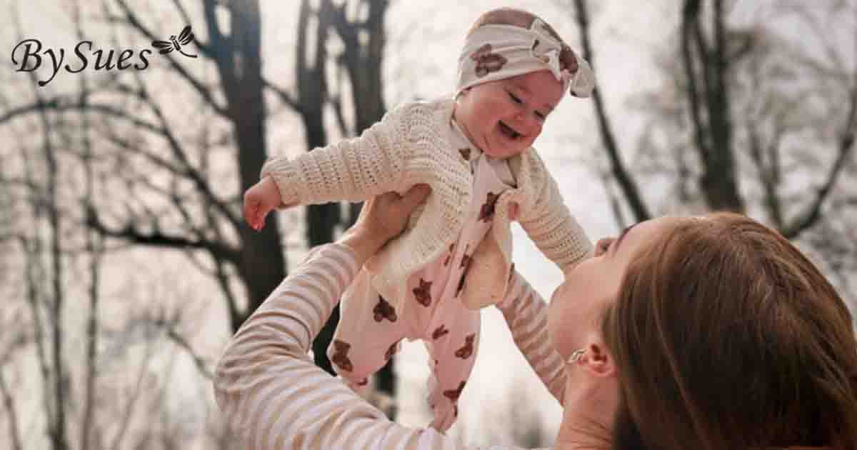 Pohodlné detské overaly BySues pre bábätká a deti, ideálne na prechádzky aj domáce nosenie