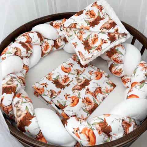 Detské posteľné obliečky s lesným motívom pre bábätká.