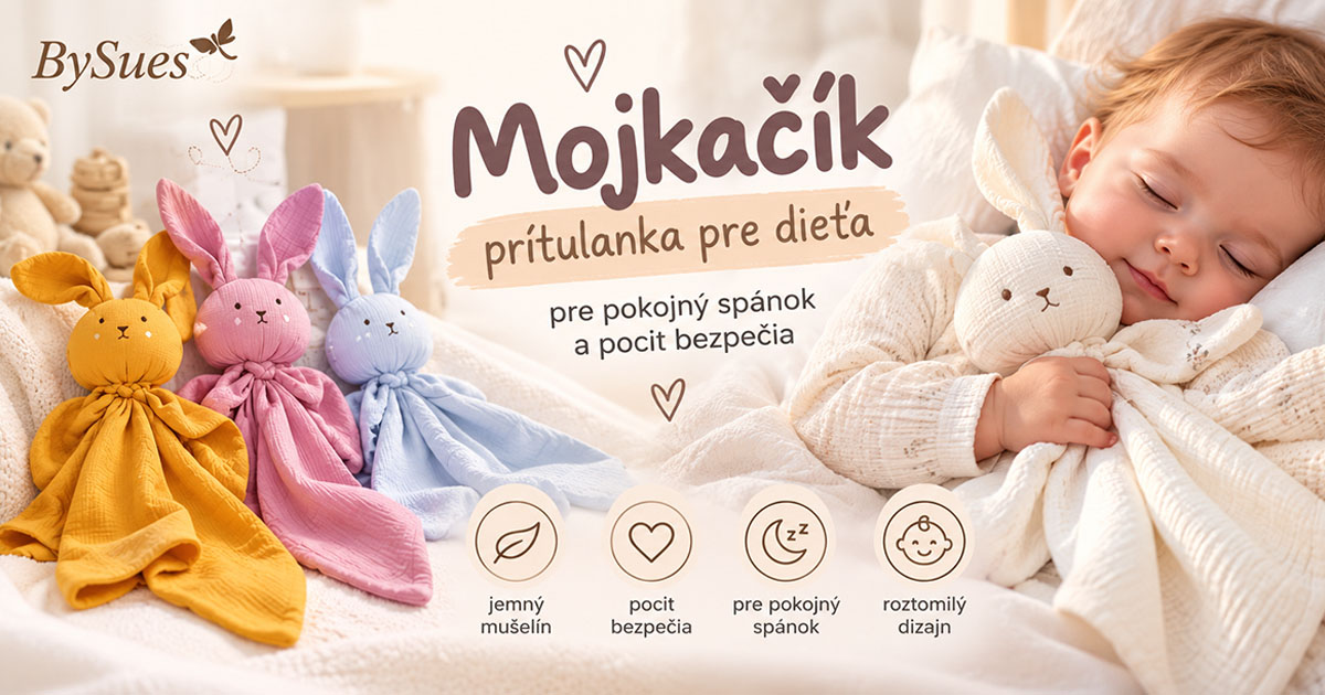Spokojné spiace dieťa s mojkáčíkom od BySues v náruči dieťaťa